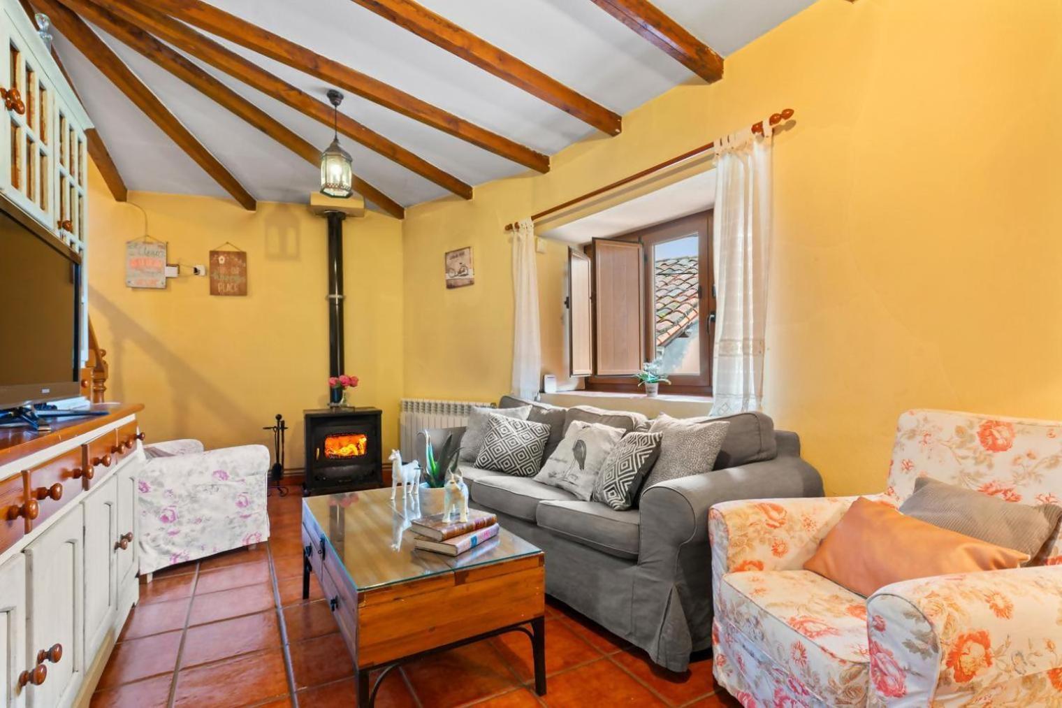 Casa Rural La Carrozal Senda Del Oso Orelleiru Екстер'єр фото