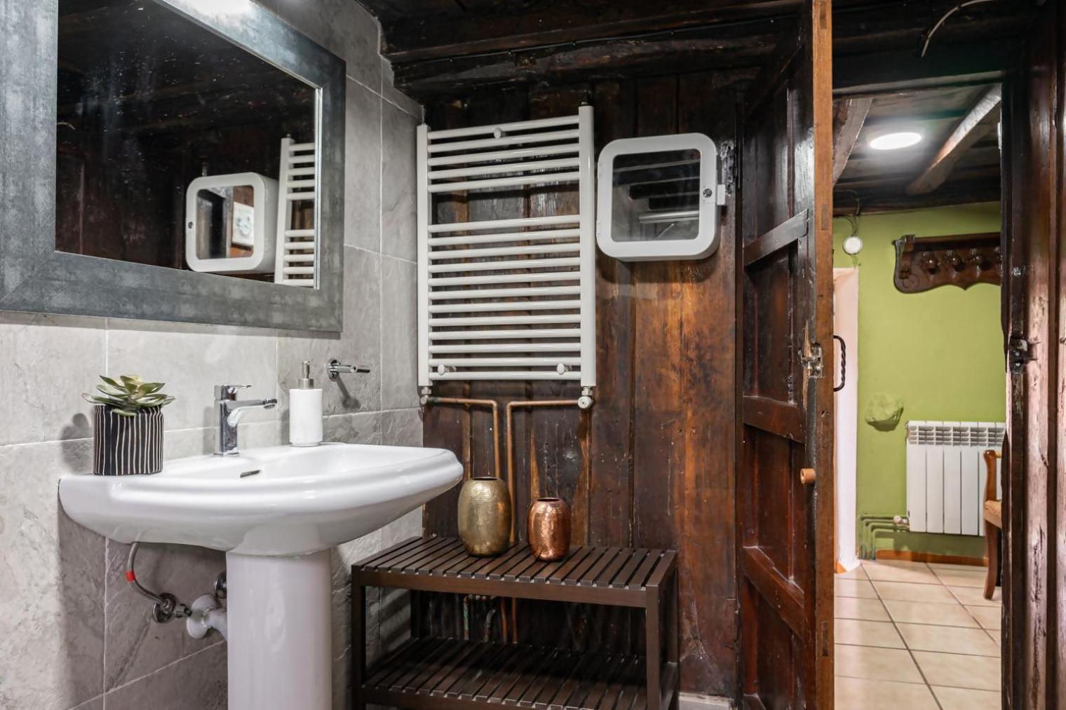 Casa Rural La Carrozal Senda Del Oso Orelleiru Екстер'єр фото