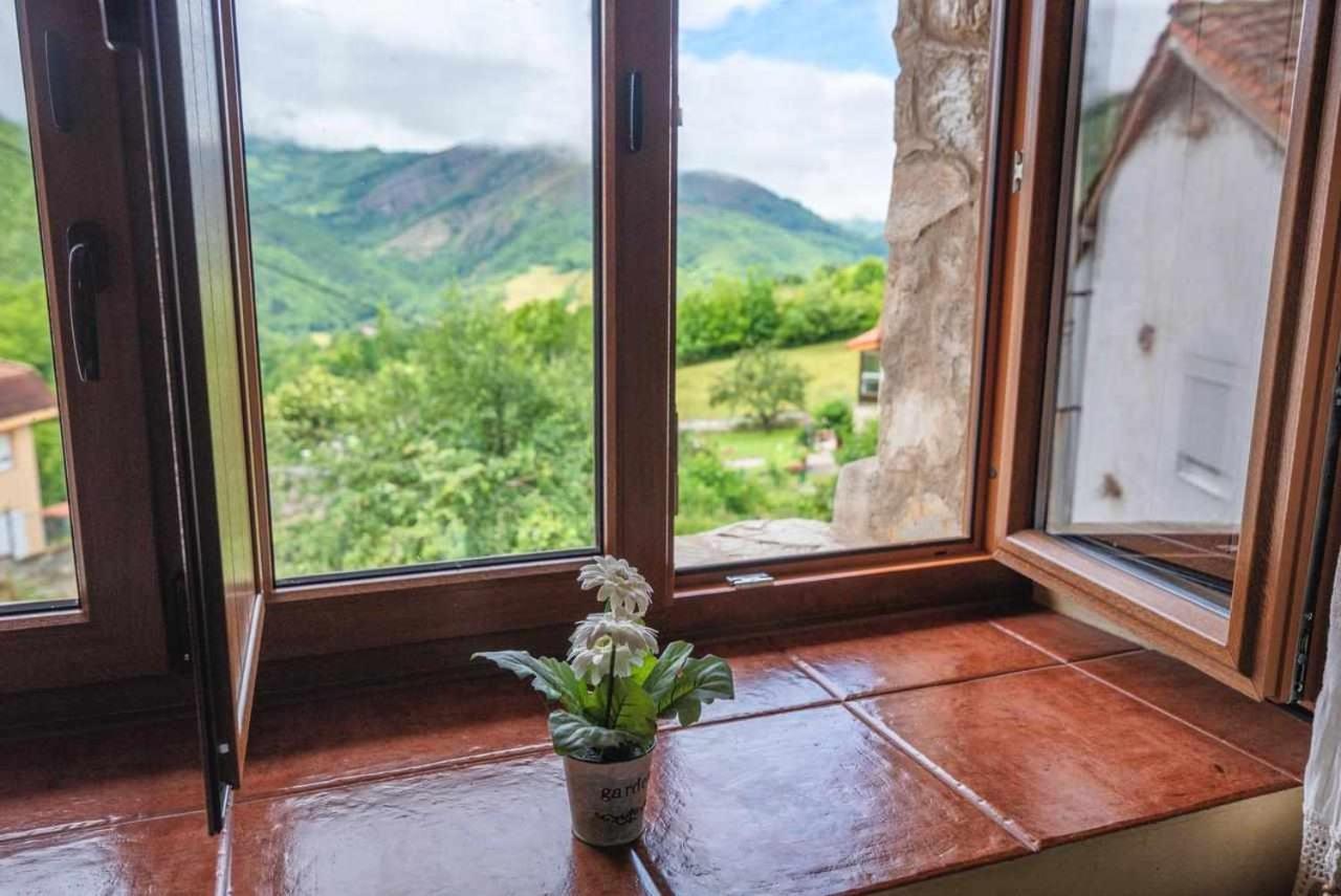 Casa Rural La Carrozal Senda Del Oso Orelleiru Екстер'єр фото