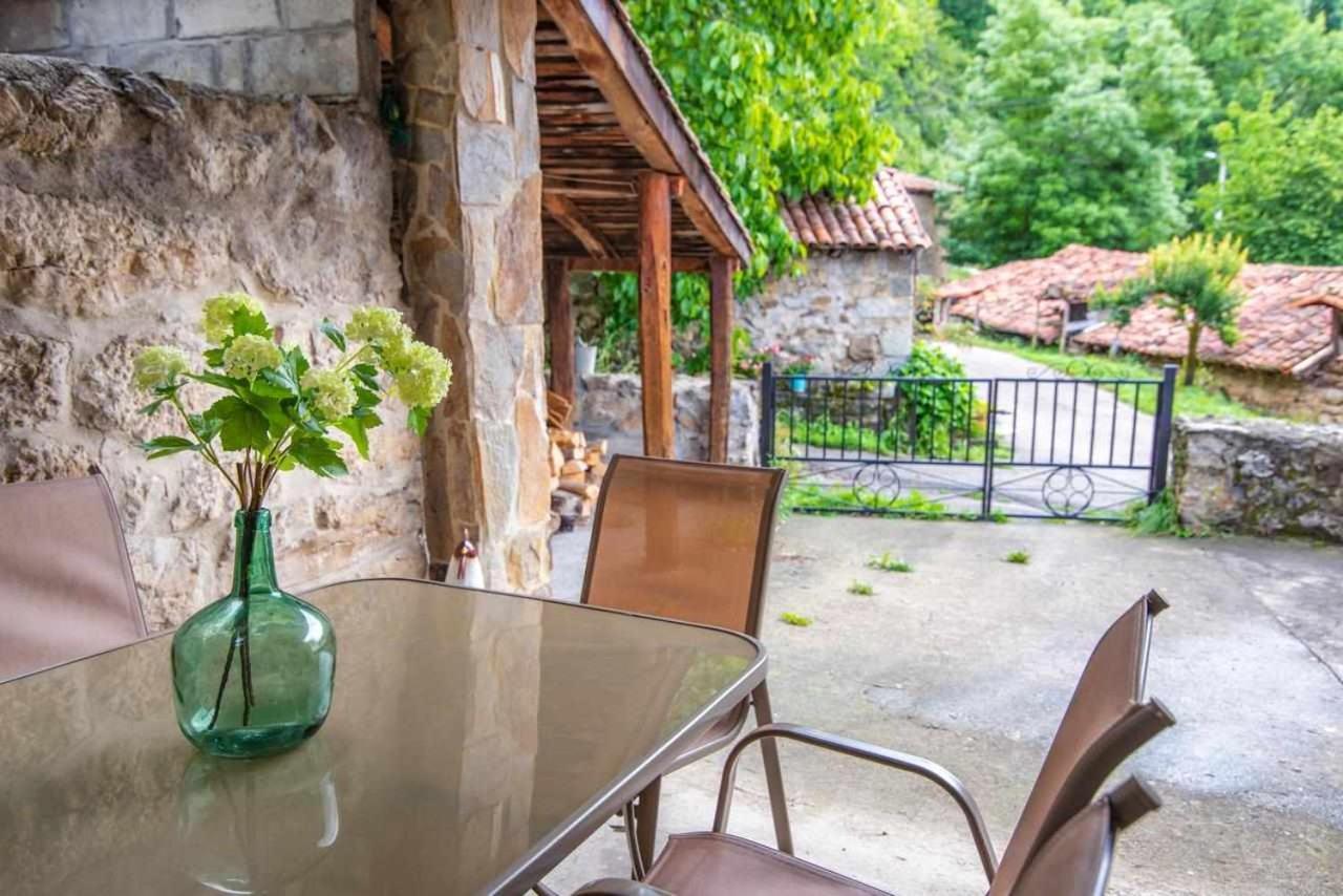 Casa Rural La Carrozal Senda Del Oso Orelleiru Екстер'єр фото
